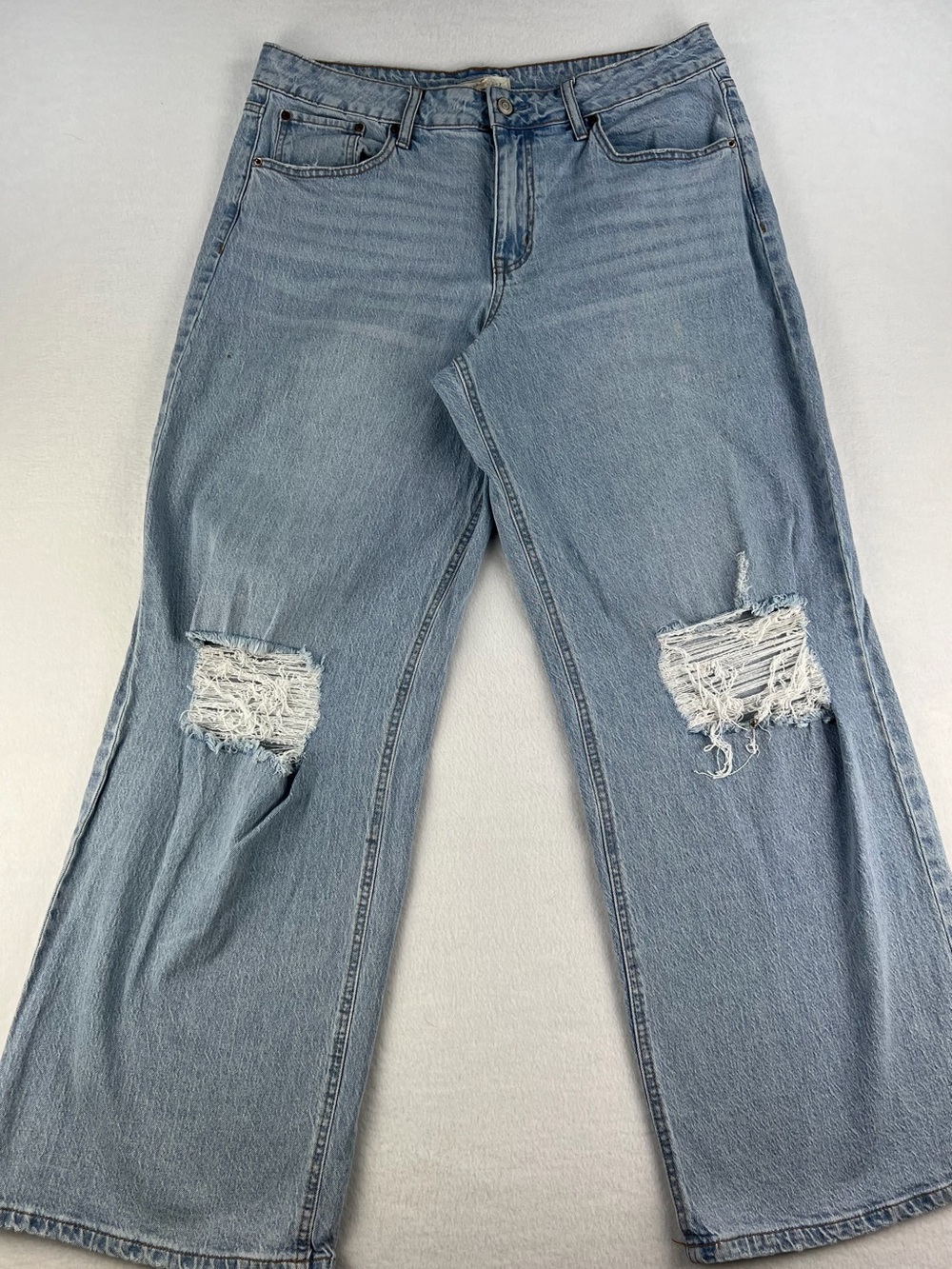 Copper Key Relaxed Fit Distressed Knee Light Wash Baggy Jeans Womens Size 13x30
